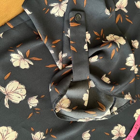 Lush Womens Semi Sheer Button Back Blouse Navy Blue Floral Size 2X Boho Cottage - Picture 4 of 5